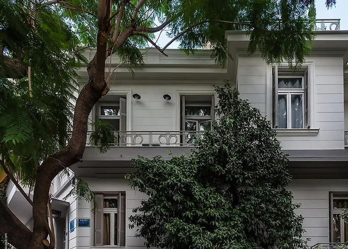 1930'S Athenian House By Yha