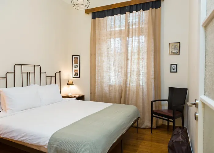 1930'S Athenian House By Yha